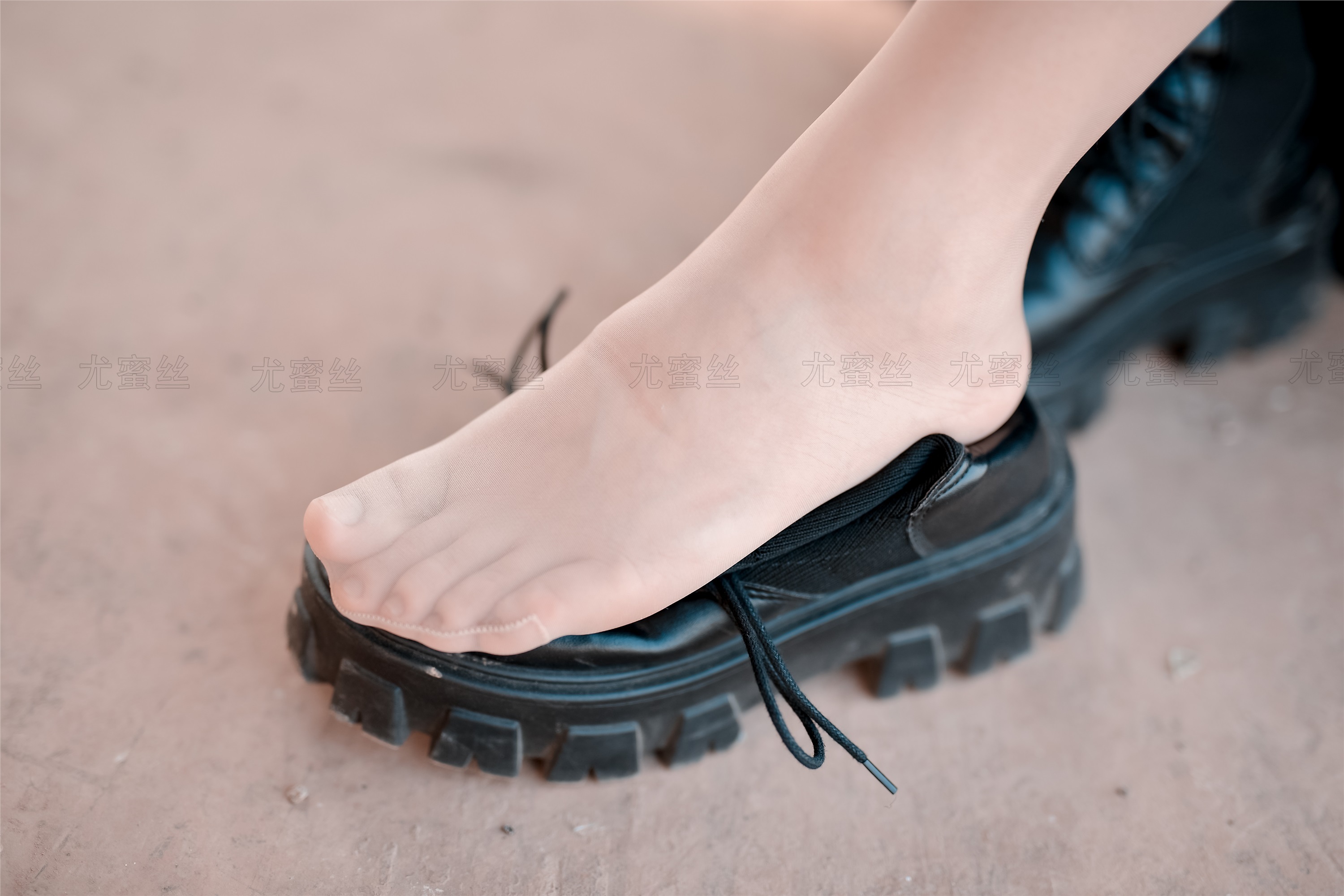 尤蜜丝 穿搭写真 NO.025